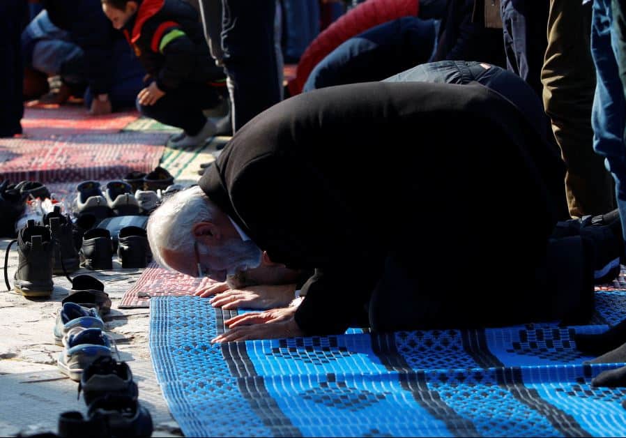 Tidak Hafal Surat Al-Fatihah Ketika Shalat Harus Baca Apa-dakwah-id-dakwahid