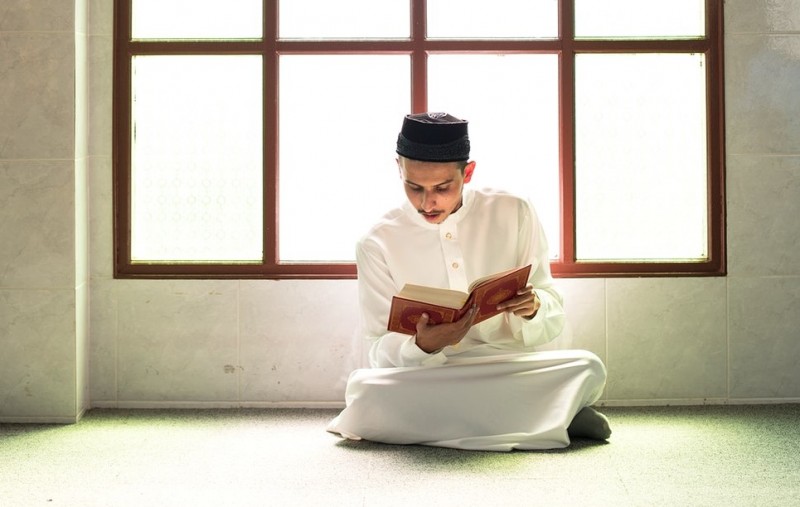 Khutbah Jumat Al-Quran dan as-Sunnah Pedoman dan Ruh Kehidupan-dakwah.id