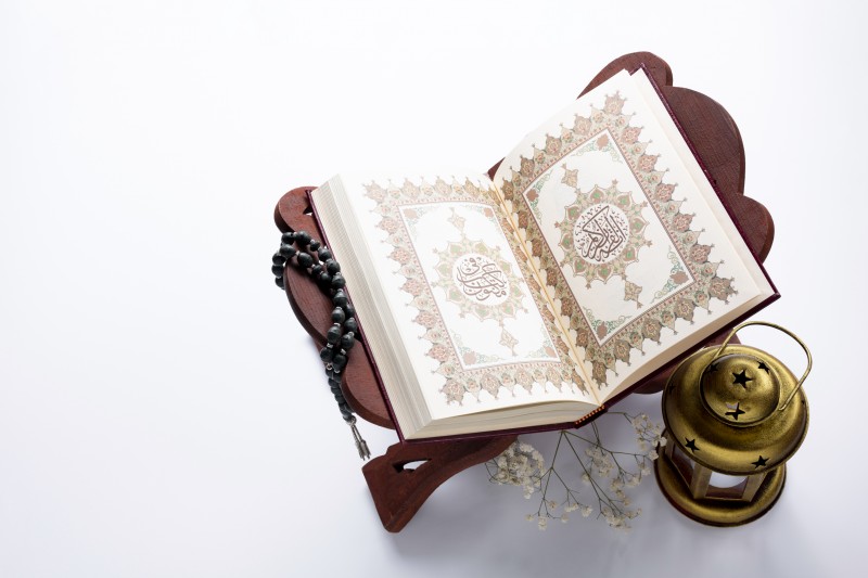 Tanda Kebenaran Al-Quran dan Tantangan Bagi yang Meragukannya-dakwah.id
