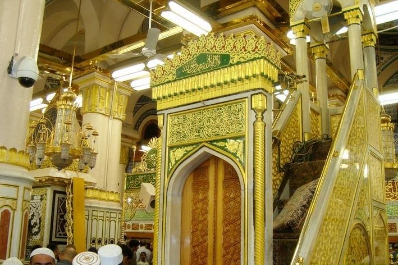 Syarat Sah Khutbah Jumat dalam Fikih Empat Mazhab dakwah.id
