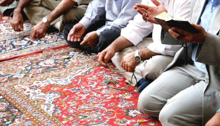 Materi Khutbah Jumat Singkat Sabar dan Tawakal Kunci Menghadapi Ujian dakwah.id