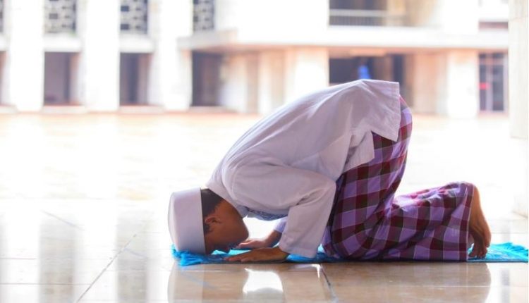 materi khutbah jumat bahasa jawa jaganen shalatmu bakal lancar rezekimu dakwah.id