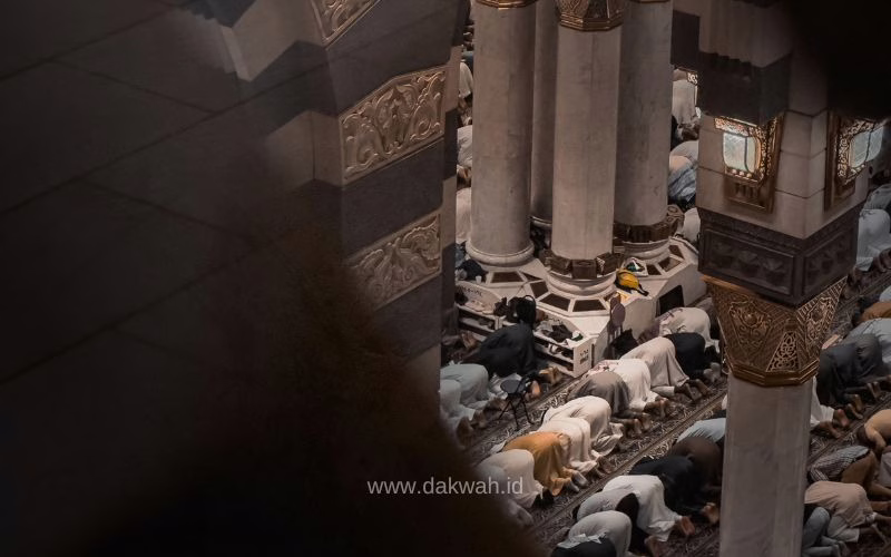 materi khutbah Idul Fitri Berislam dari Sekedar Ritual Menuju Keimanan dakwah.id